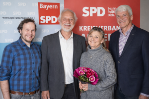 Daniel Reichenberger (Ortsvereinsvorsitzender), Norbert Mitlmeier (Bürgermeisterkandidat), Petra Mitlmeier und Michael Rischke (Kreisvorsitzender)