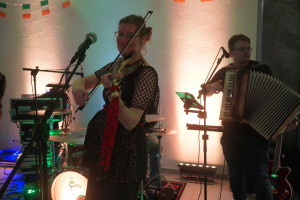 Manuela von Folk Around